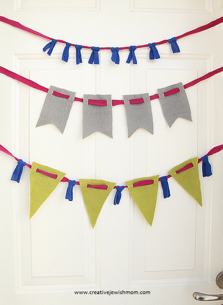 No-Sew Fleece Garlands and Bunting Banners For The Holiday Season!