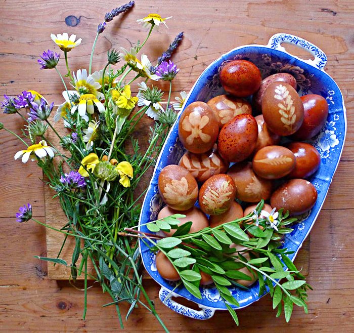 Huevos Haminados Decorated Eggs For Passover!