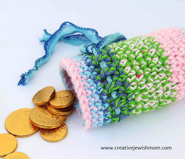 SIMPLE CROCHETED GIFT POUCHES