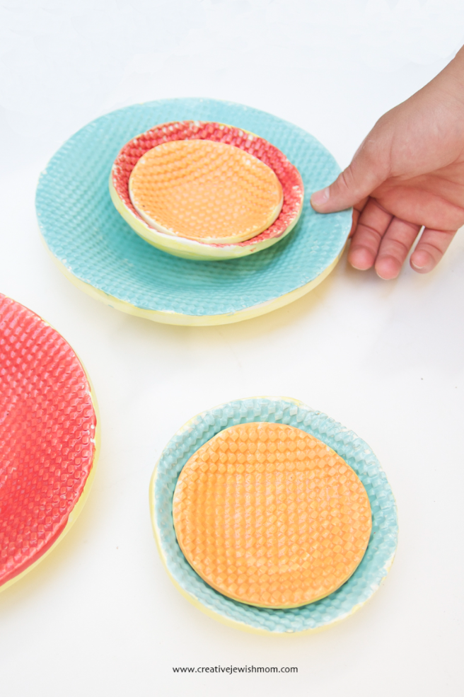 Ceramic Textured Nesting Plates That Kids Can Make!