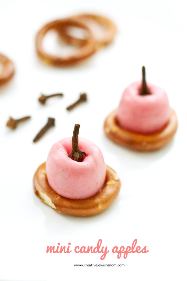 DIY: Miniature Candy Apples Are Perfectly Adorable