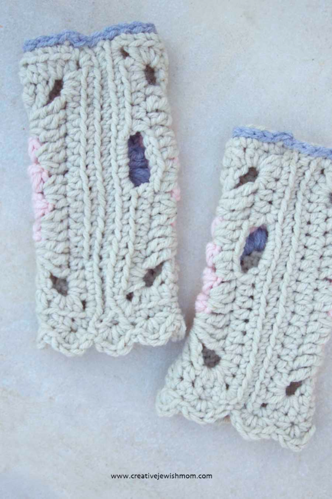 Crocheted Granny Square Wrist warmer pattern