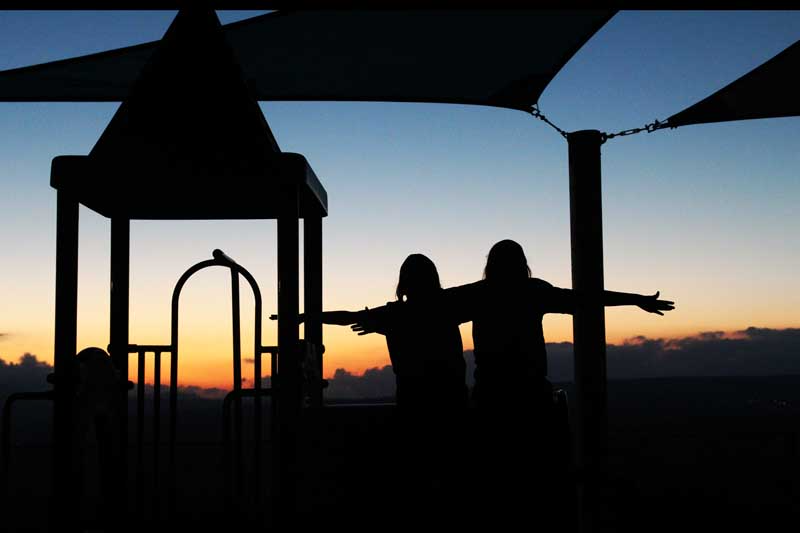 Take Great Silhouette Photographs Of Your Kids At Sunset!