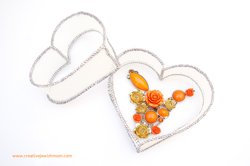 Plastic Canvas Nesting Heart Baskets