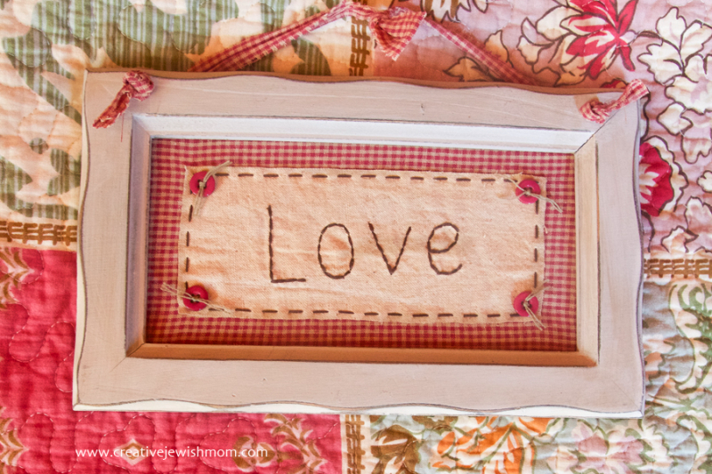Rustic Yet Modern Vacation House Decor Starts With Words, Lots Of Them!