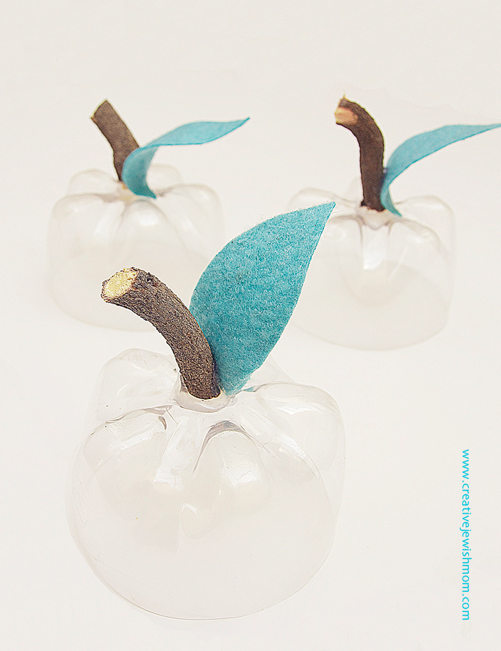 The Apple Gift Boxes From Recycled Soda Bottles That Didn’t Quite Happen