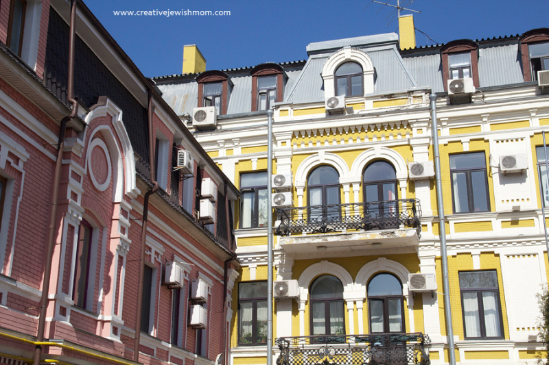 Top Kiev Spot: The Colorful Architecture Of Podil