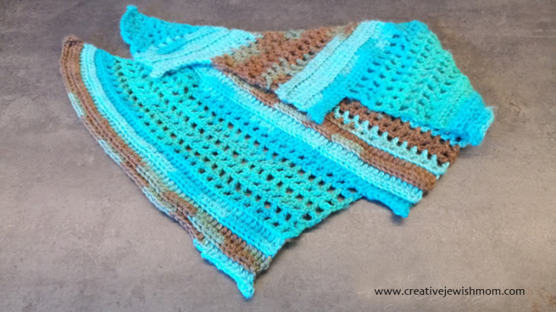 Simple baktus cowl crocheted