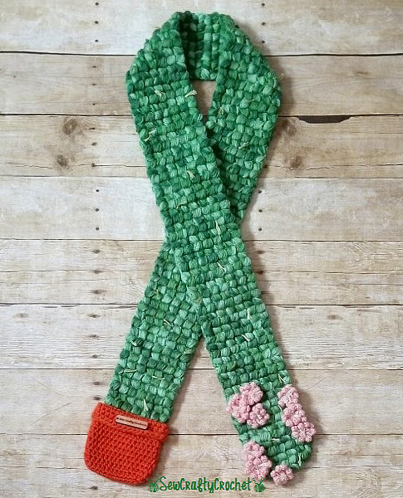 Crocheted-cactus-scarf
