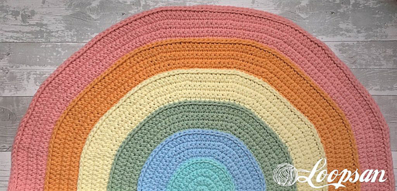 Crocheted-rainbow-rug