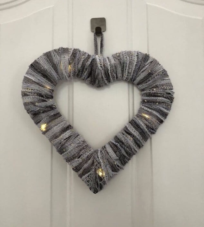 3-Light-Up-Heart-Wreath-7