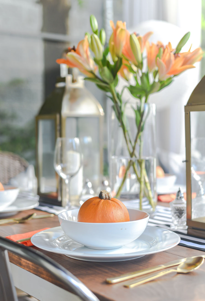 Fall-table-setting-orange-black-white