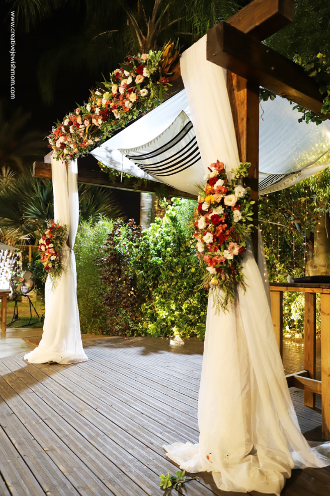Stunning Floral Arrangements For A Rustic Chuppah