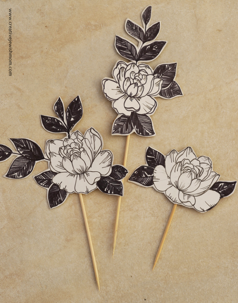 DIY Cake Toppers From Flower Sketches