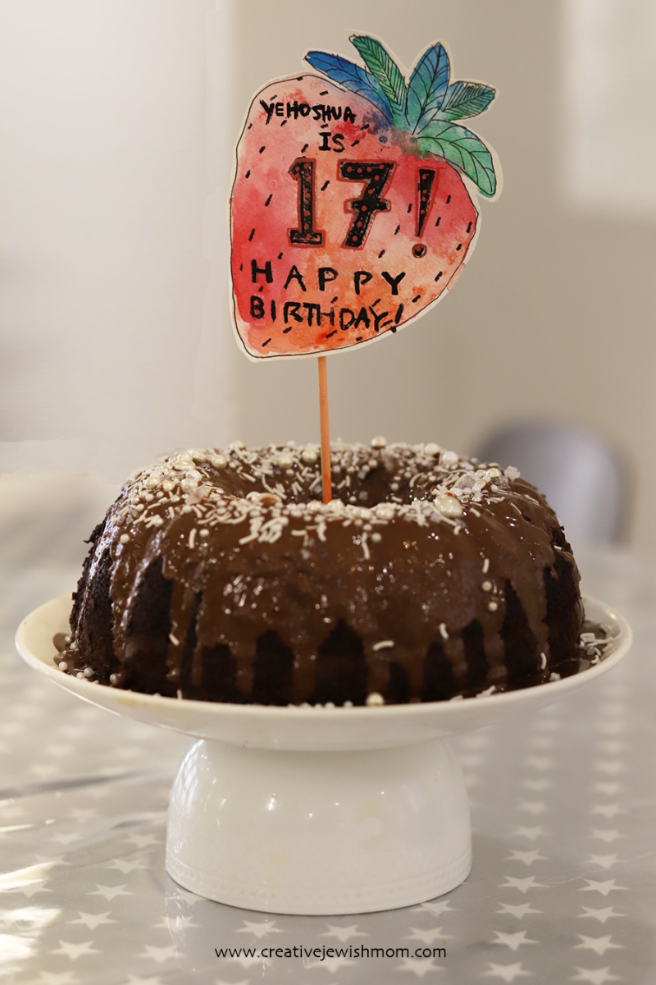 Simple Strawberry Cake Topper In A Pinch!